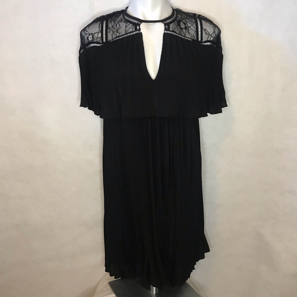 Gianni Bini dress,keyhole v-neckline short sleeve - Picture 2 of 8